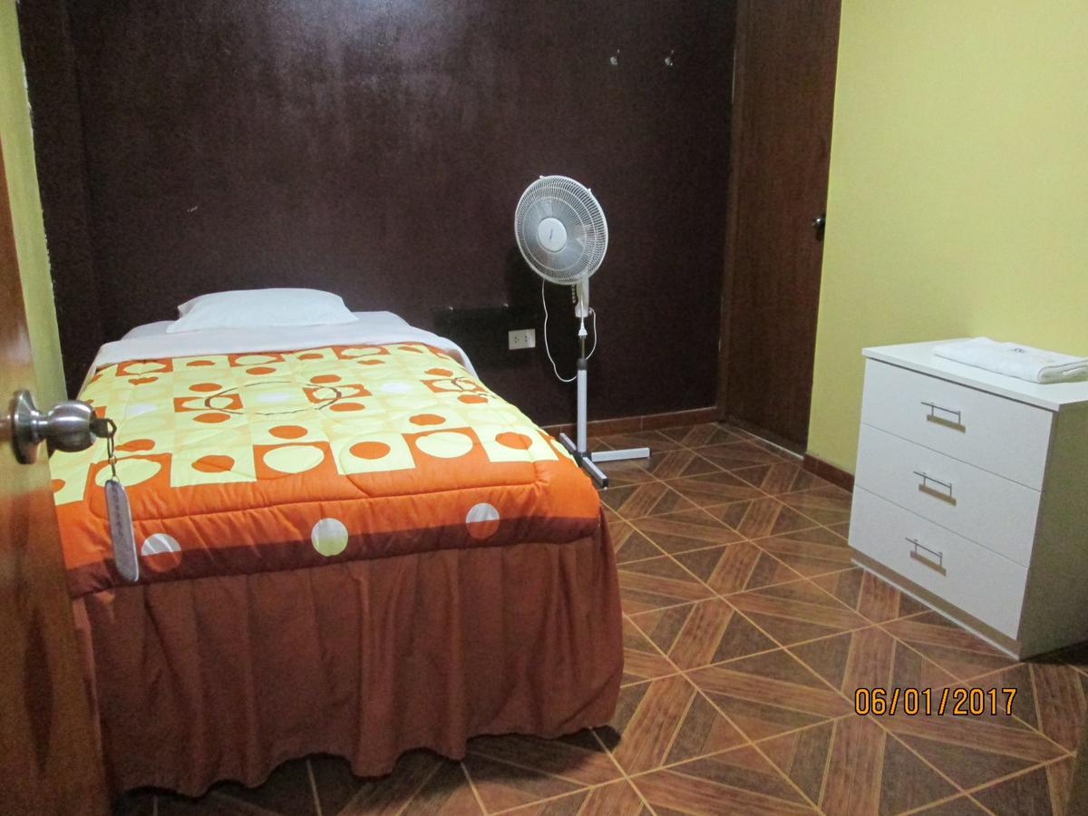 Hostal Caprichos ワチョ エクステリア 写真