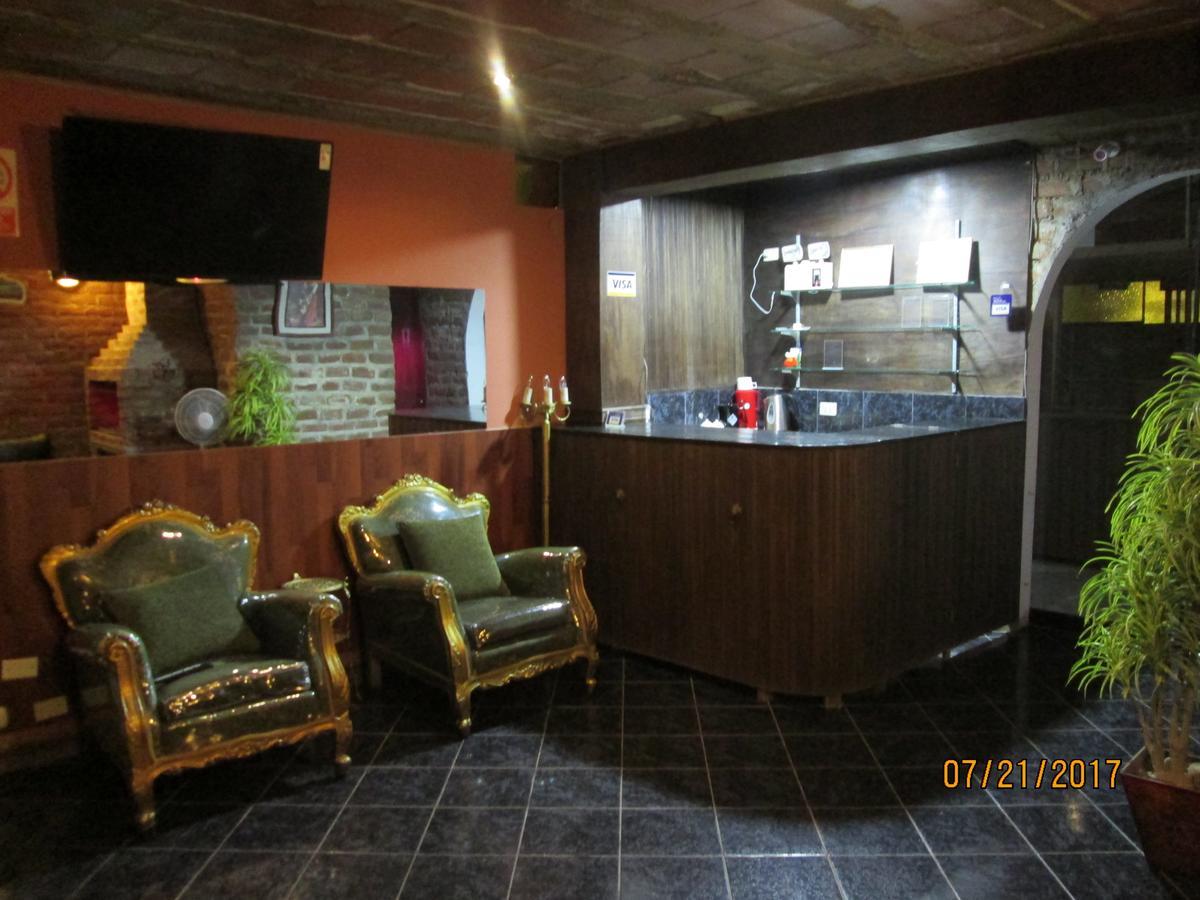 Hostal Caprichos ワチョ エクステリア 写真