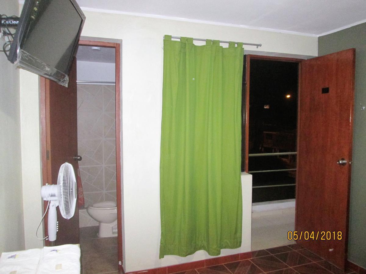 Hostal Caprichos ワチョ エクステリア 写真