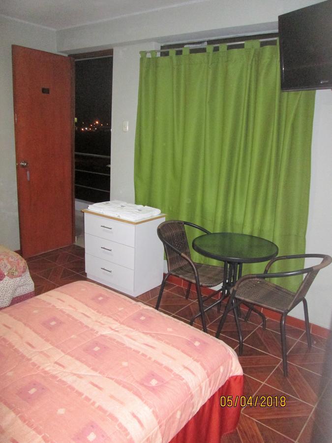 Hostal Caprichos ワチョ エクステリア 写真