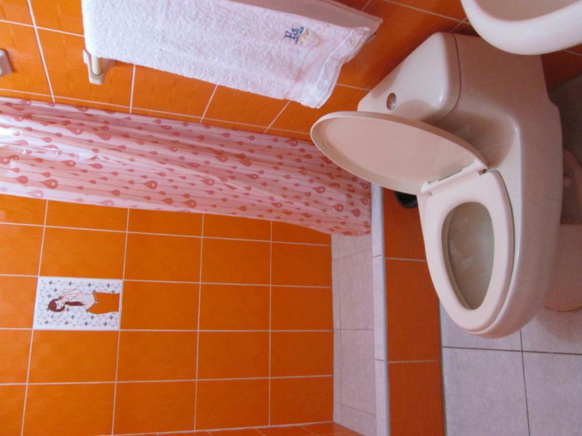 Hostal Caprichos ワチョ エクステリア 写真